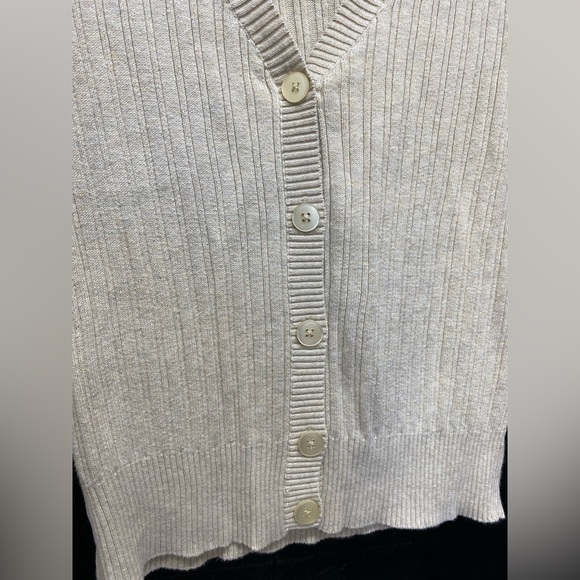4/$20✨ CROFT & BARROW Cardigan/cover up top !! - Picture 2 of 11
